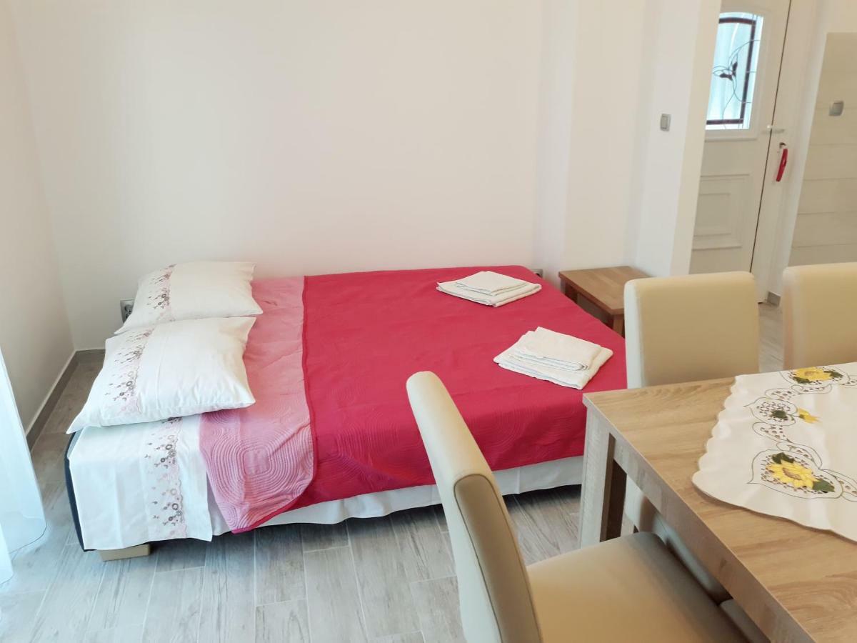 Apartmani Vinko Bol Eksteriør bilde
