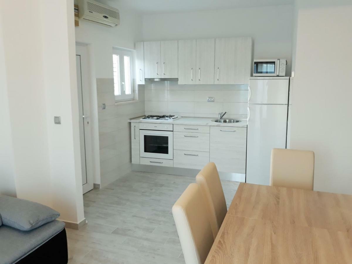Apartmani Vinko Bol Eksteriør bilde