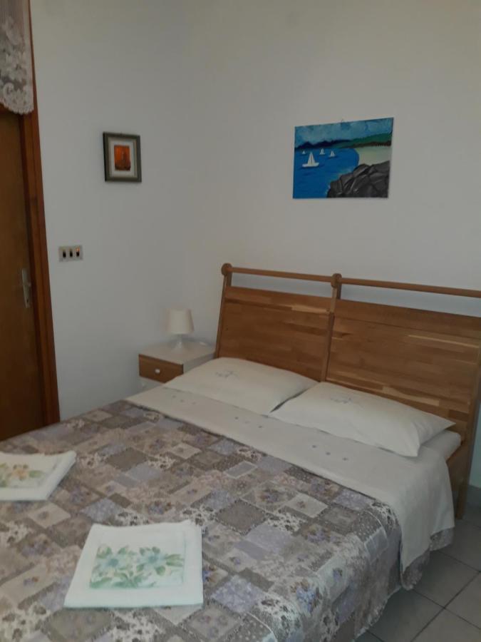 Apartmani Vinko Bol Eksteriør bilde